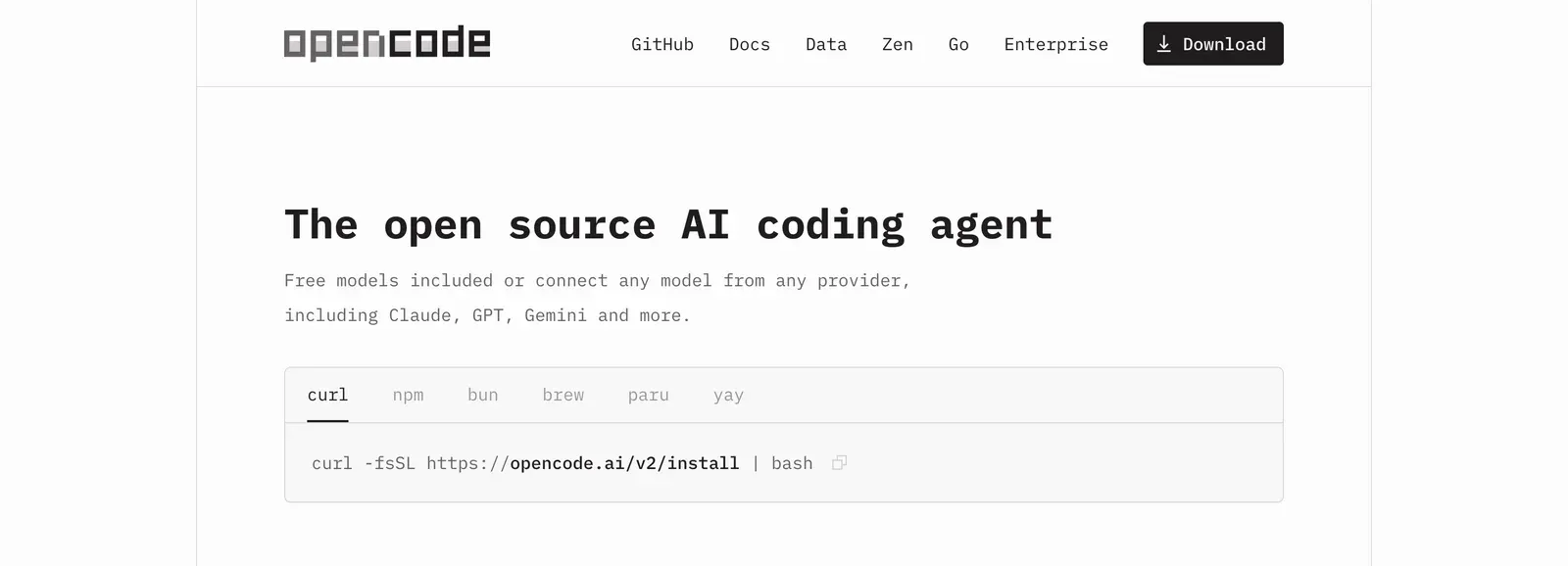 Página de inicio de OpenCode que presenta el agente de programación con IA de código abierto, con el comando curl para instalar OpenCode 2