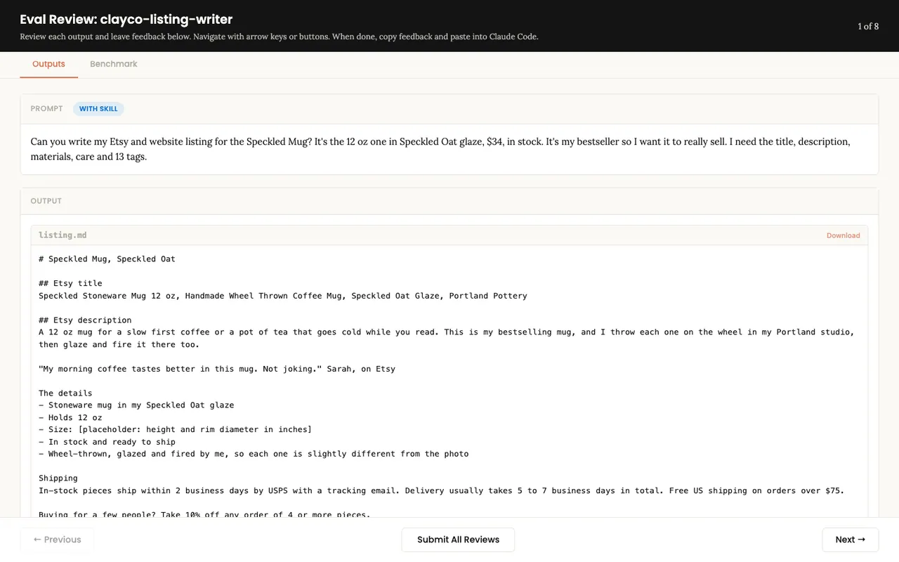 La page de revue de Skill Creator : 8 fiches de test avec et sans la skill, notées ligne par ligne, et un onglet benchmark montrant 100% contre 45% de vérifications réussies.
