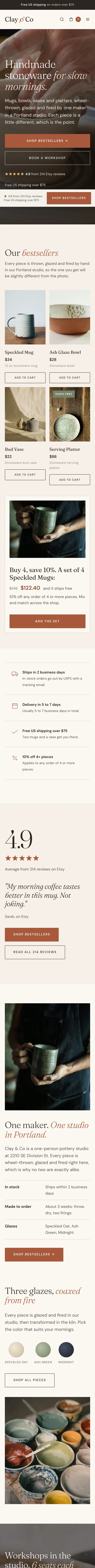 A página inicial reconstruída: mais vendidos com preço e Add to cart, um kit de 4 canecas por $122.40, promessa de entrega, oficinas com preços, uma faixa de atacado para cafés e um FAQ feitos só com os fatos reais da loja. (celular)